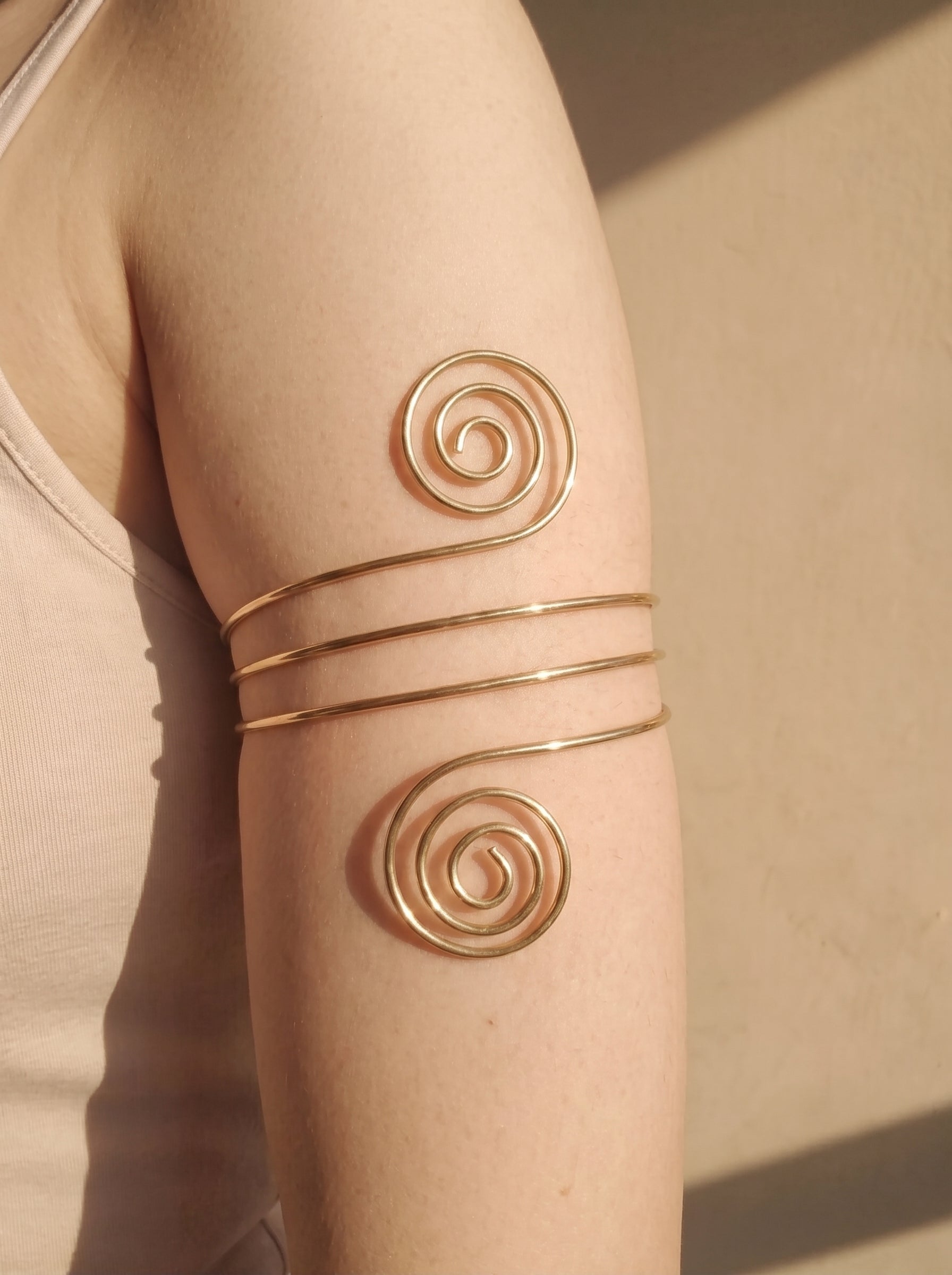 Arm cuff-Double Spiral