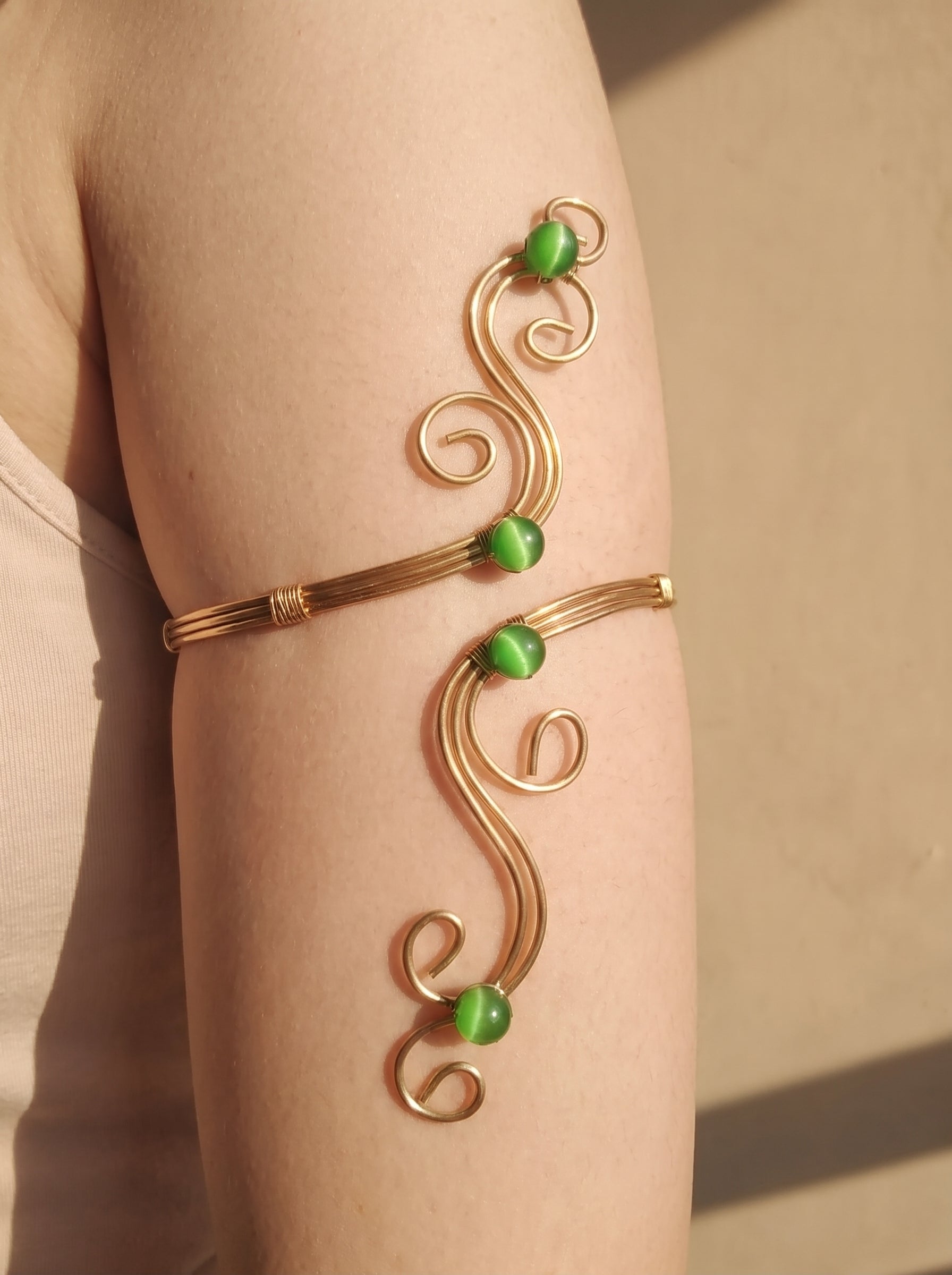 Arm cuff-Green Pearl