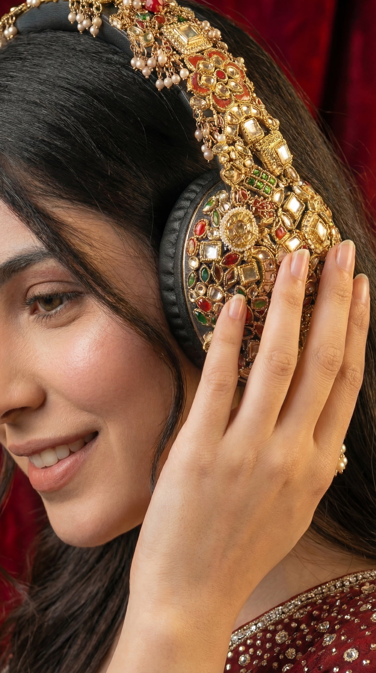 Jhumka Headphones - Black and golden Beauty